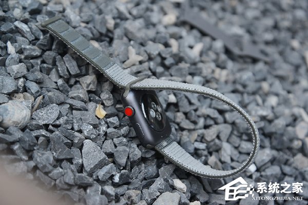 苹果Apple Watch Series 3开箱图赏：抢眼小红点