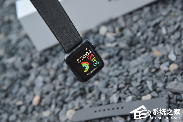 苹果Apple Watch Series 3开箱图赏：抢眼小红点