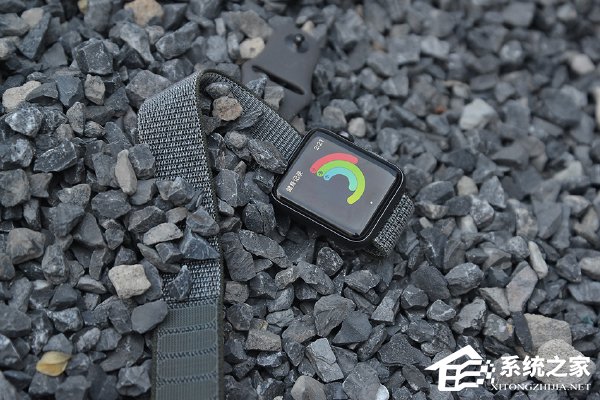 苹果Apple Watch Series 3开箱图赏：抢眼小红点