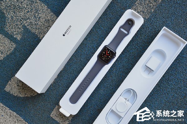 苹果Apple Watch Series 3开箱图赏：抢眼小红点