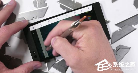 雷蛇Razer Phone手机怎么样?雷蛇Razer Phone暴力耐久测试