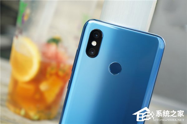 小米8好不好？小米8亮蓝版真机上手体验评测