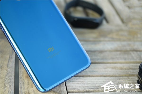 小米8好不好？小米8亮蓝版真机上手体验评测