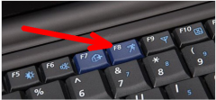 Win7旗舰版电脑开机后不显示桌面怎么回事？