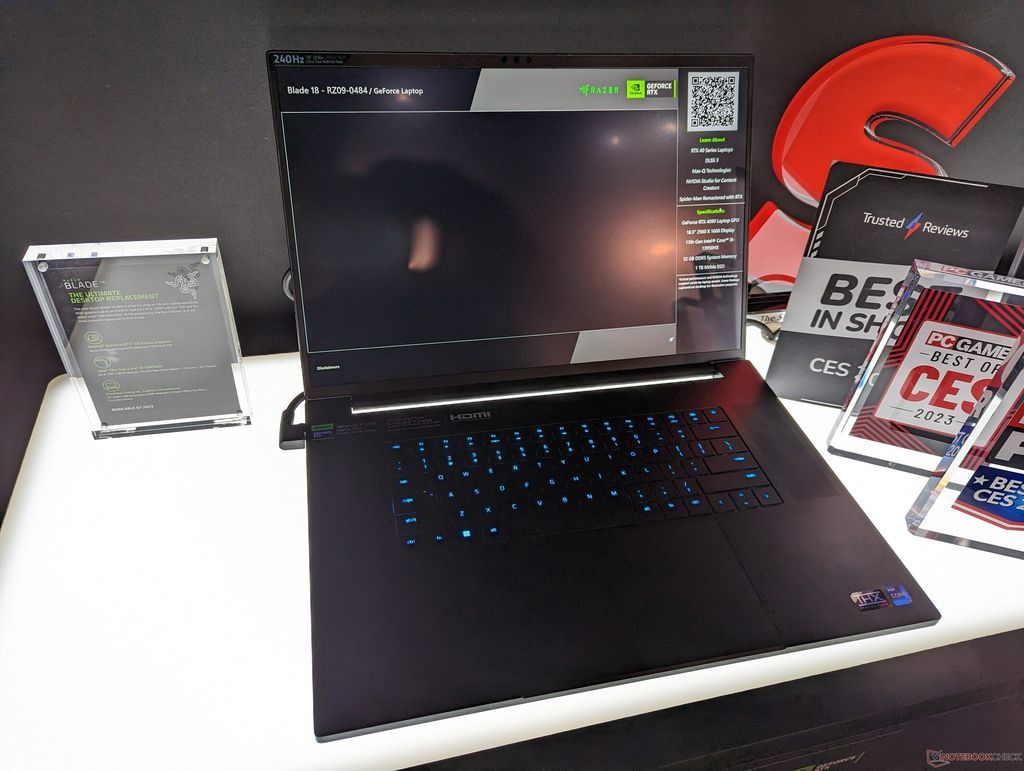 雷蛇灵刃 18 RTX 4070 安装英伟达 528.49 驱动更新后出现外接问题